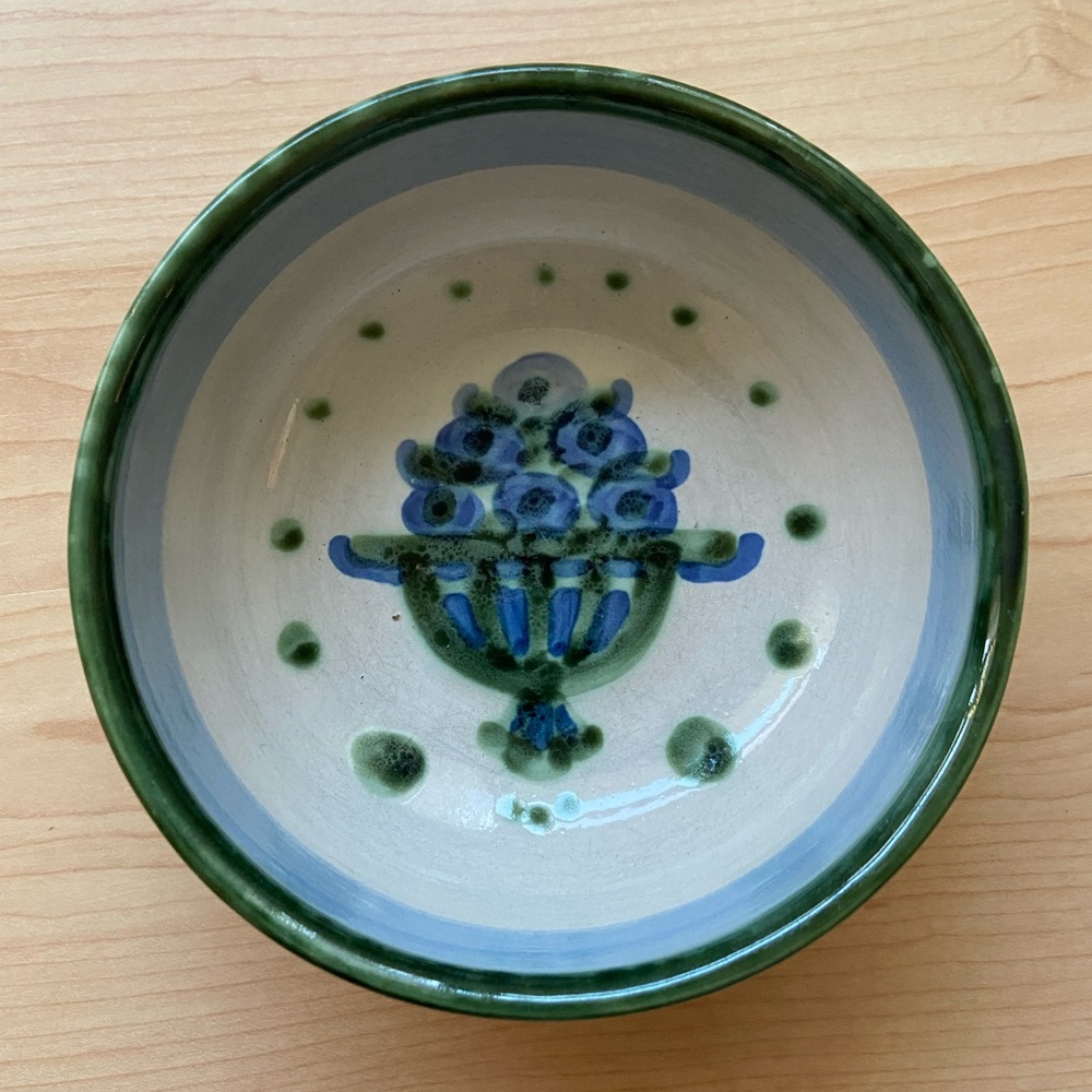 MA Hadley Blueberry Basket Bouquet Cereal Bowl 5 1/2" Blue Green Ceramic Pottery